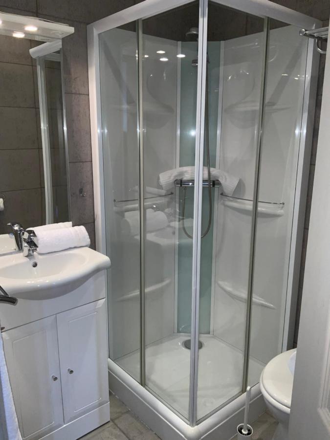 Les 3 Rois By Yy Hotell Villers-Bocage  Eksteriør bilde