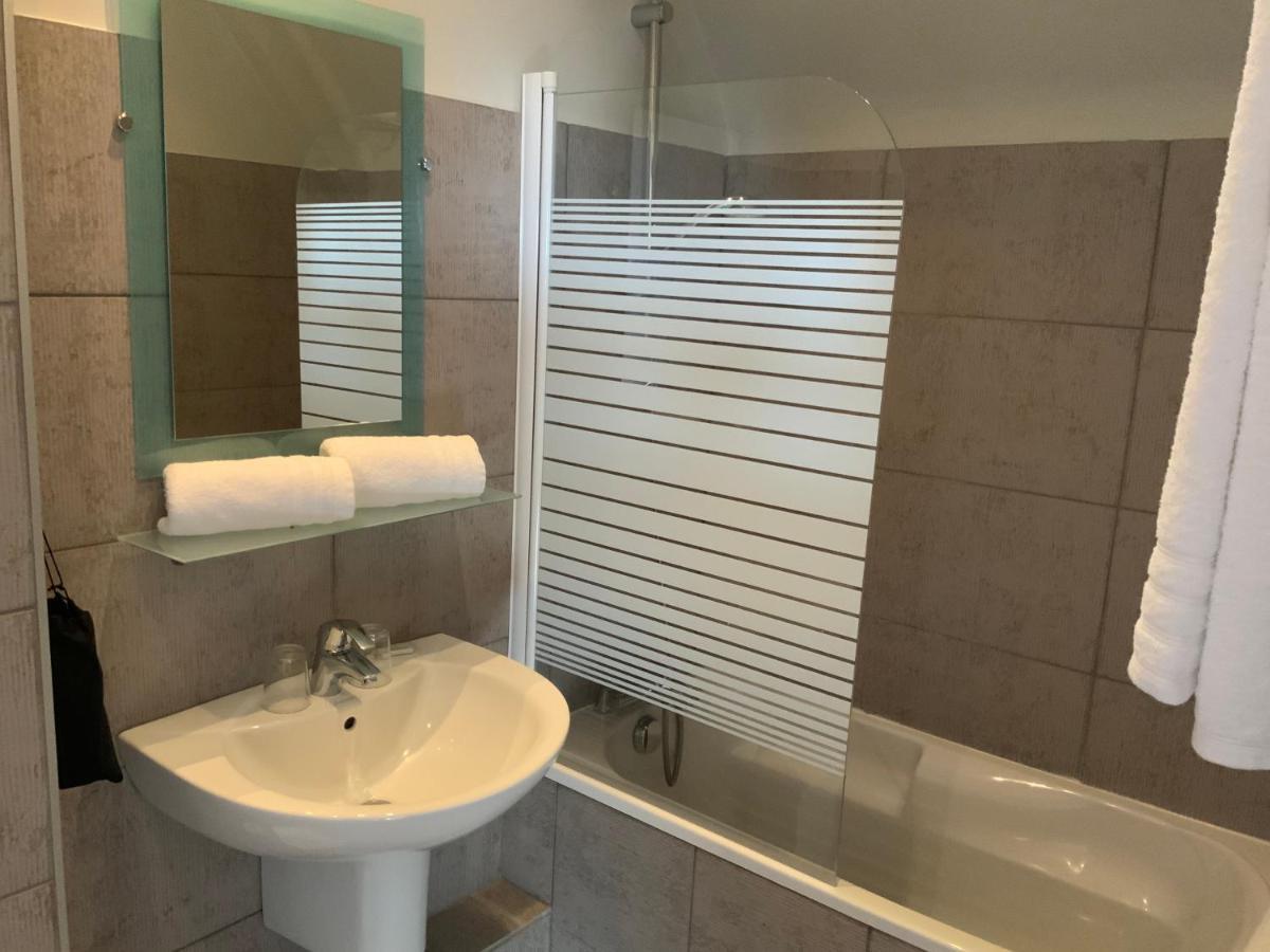 Les 3 Rois By Yy Hotell Villers-Bocage  Eksteriør bilde